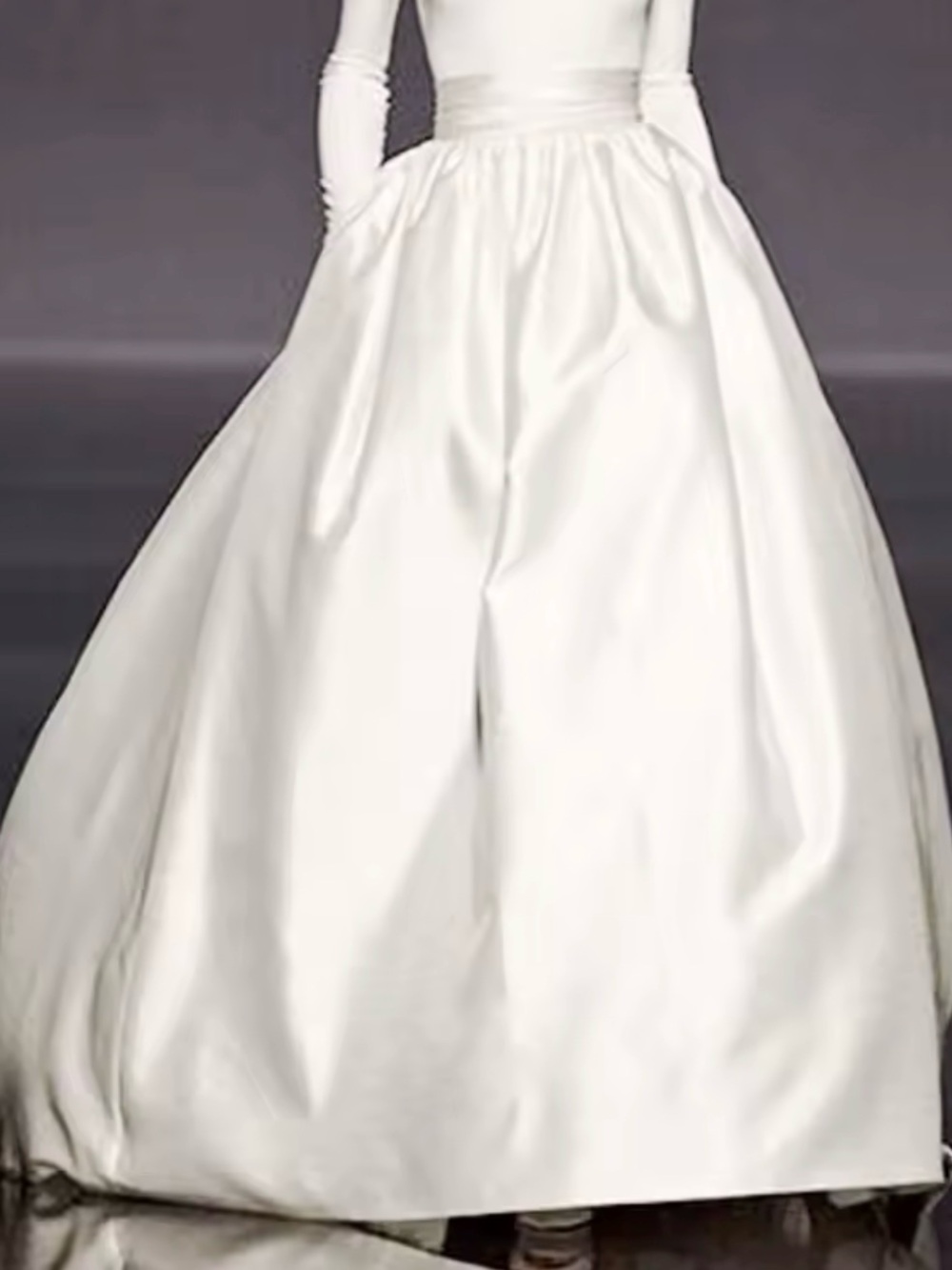Elegant Taffeta Full Skirt Ivory Ball Gown